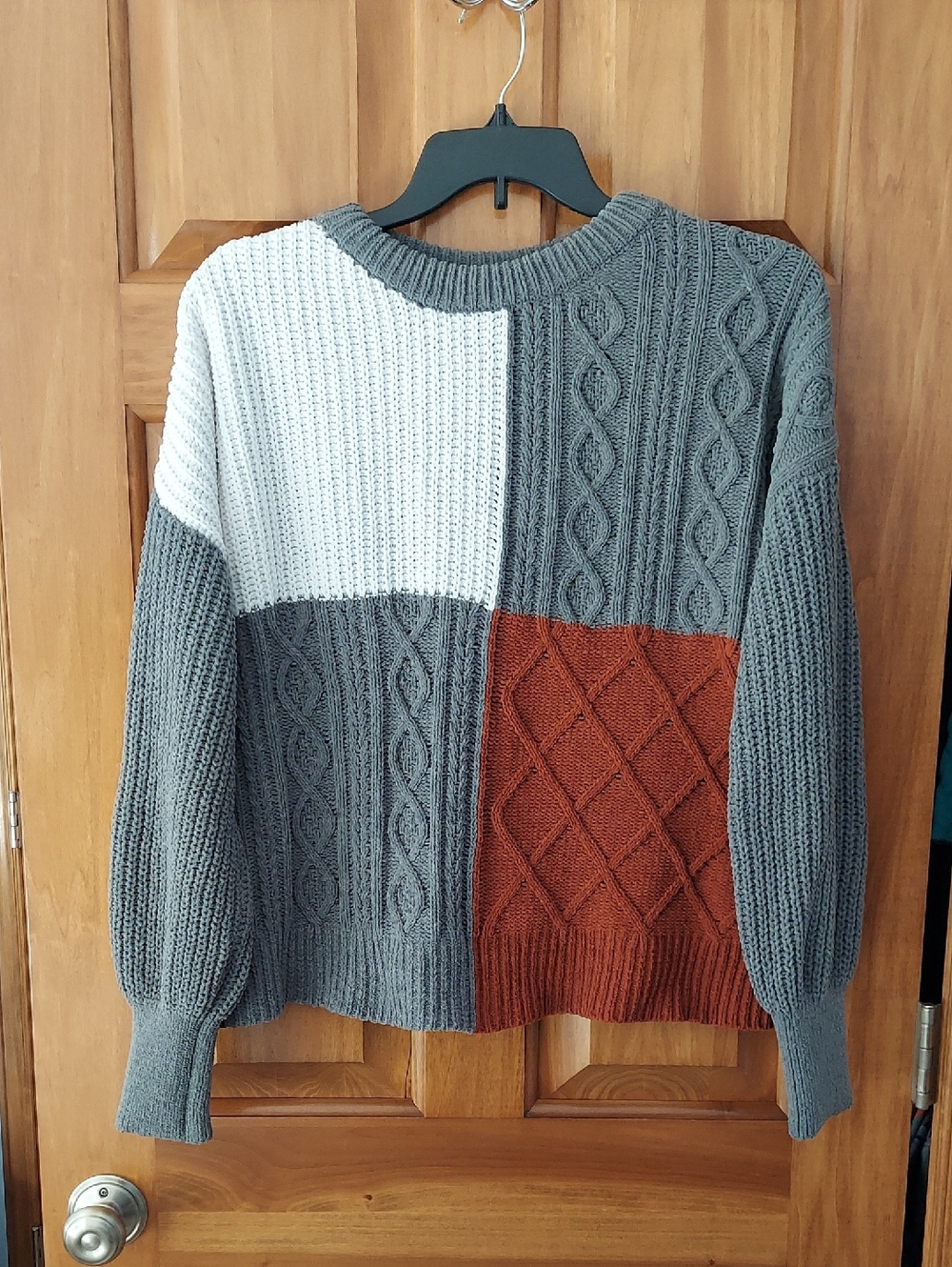 Maurices Colorblock Cable Crewneck XL Sweater in Gray, White & Rust, Oversized▪︎